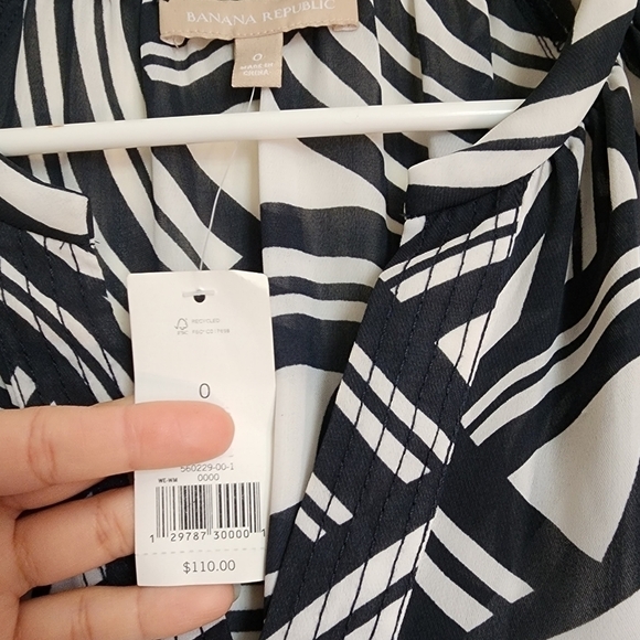 Banana Republic Business Casual V-neck All-over Print Dress size 0 NWT - Picture 3 of 7